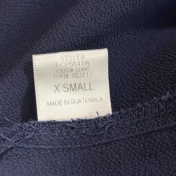 Gibson Women’s Size X-Small Solid Navy Blue Cold Shoulder Tunic Tie Sleeve Top - Picture 7 of 12